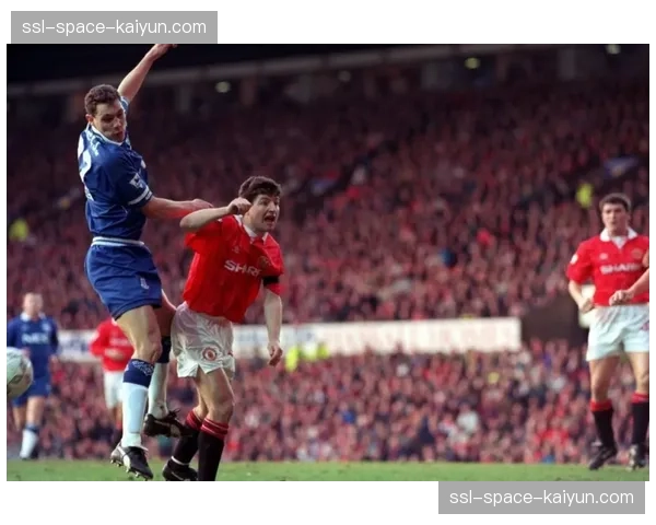 【2026年4月中超联赛·人物·动态前英格兰国脚德尔夫现身上海浦东足球场 据悉正与海港俱乐部接触